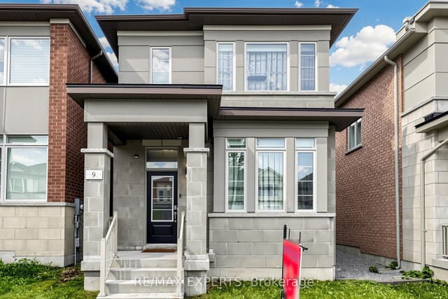 Detached at 9 Applegate Drive, East Gwillimbury, ON L9N 0R2