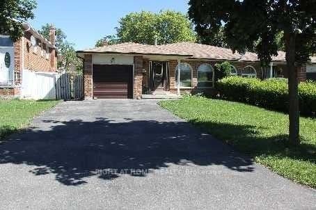 Semi-Detached at 31 Manitou Crescent, Brampton, ON L6S 2Z6