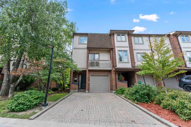Condo Townhouse at 1160 Walden Circle 9, Mississauga, ON L5J 4J9