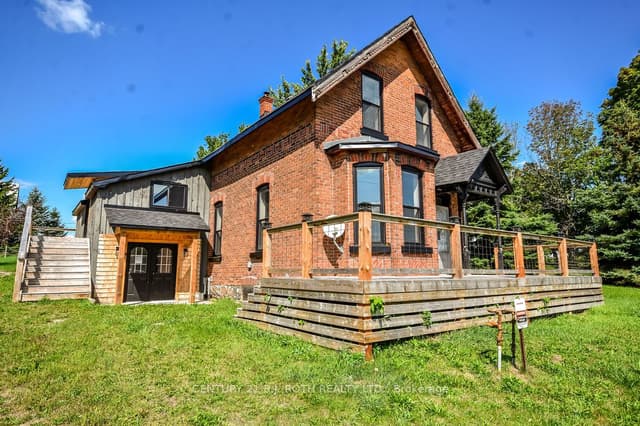 Detached at 1998 Old Barrie Road E, Oro-Medonte, ON L0L 1T0
