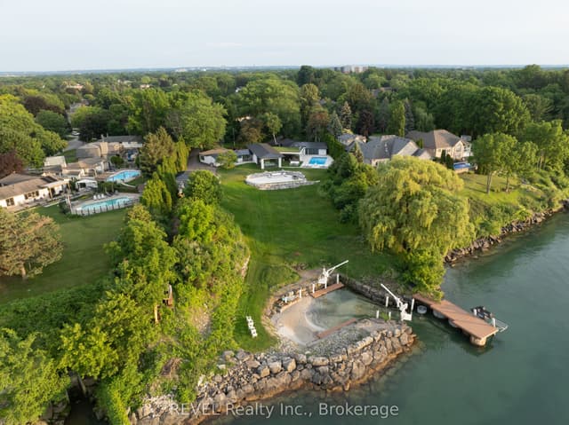 Detached at 88 October Drive, St. Catharines, ON L2N 6J6