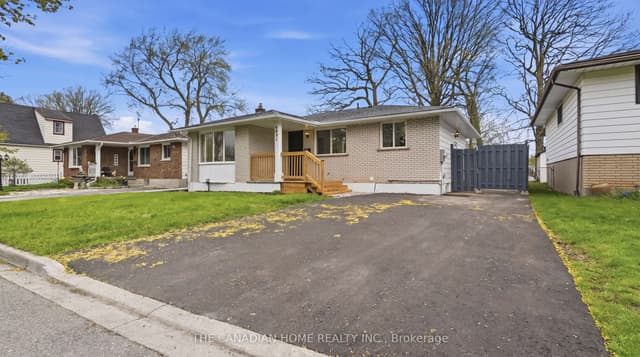 Detached at 6041 Cadham Street, Niagara Falls, ON L2G 3A2