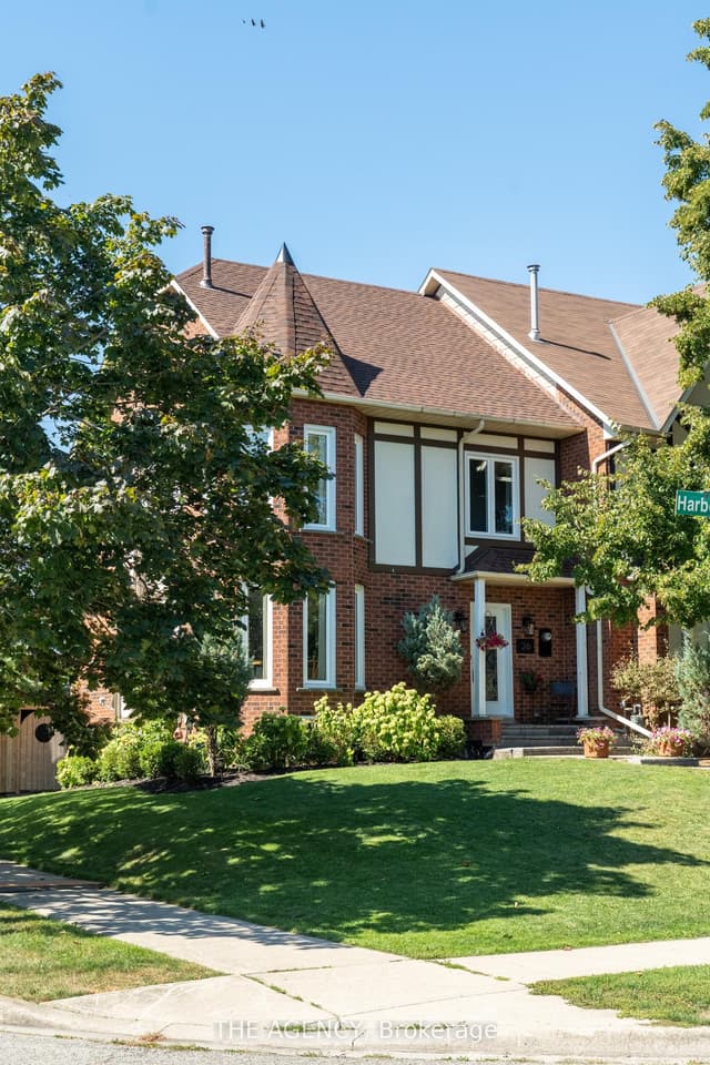 Att/Row/Townhouse at 26 Harbour Drive, Hamilton, ON L8E 4Z5