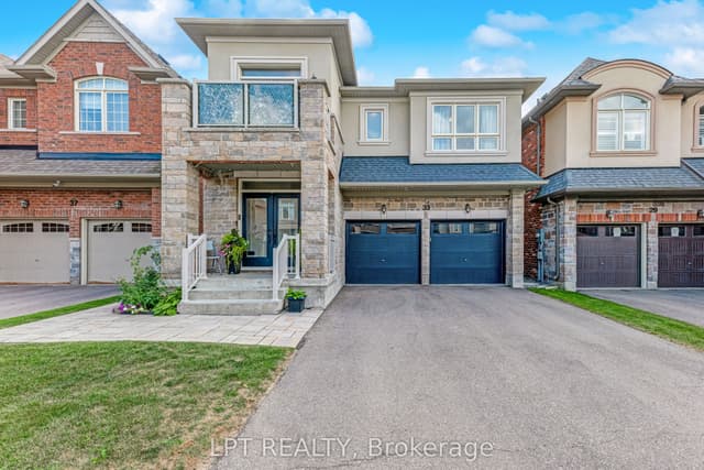 Detached at 33 Mondial Crescent, East Gwillimbury, ON L9N 0S1