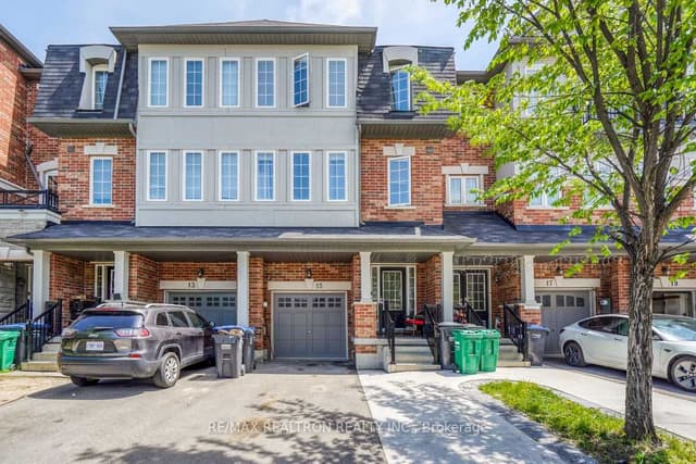 Att/Row/Townhouse at 15 Sprucewood Road, Brampton, ON L6Z 0J3
