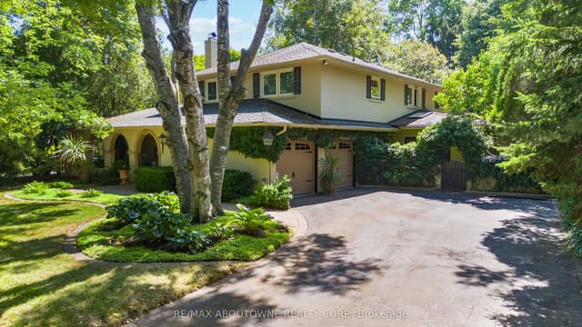 Detached at 150 Cairncroft Road, Oakville, ON L6J 4L9