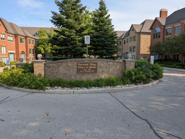 Office at 2902 South Sheridan Way 201, Oakville, ON L6J 7L6
