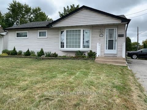 Detached at 4551 Drummond Road, Niagara Falls, ON L2E 6C8