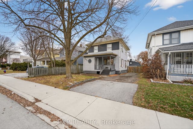 Detached at 4576 Fourth Avenue, Niagara Falls, ON L2E 4N6