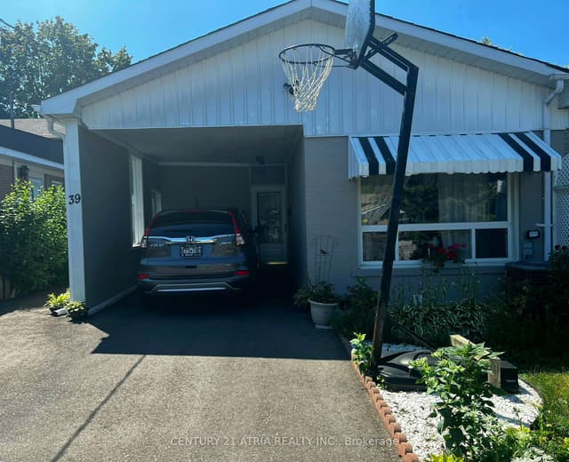 Duplex at 39 Frankton Crescent Lower, Toronto, ON M3J 1C2, Toronto W05