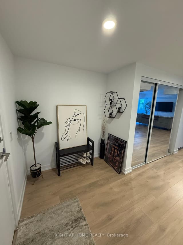 Condo Apartment at 1100 Sheppard Avenue W 905, Toronto, ON M3K 0E4, Toronto W05