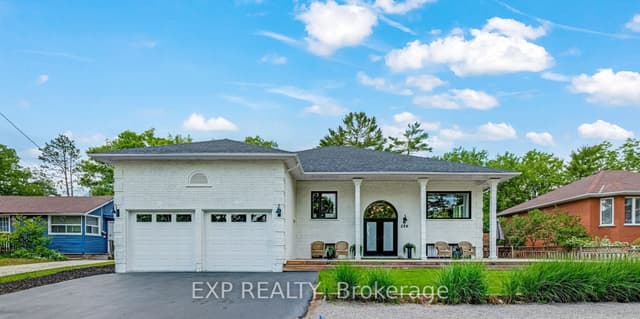 Detached at 256 Old Mosley Street, Wasaga Beach, ON L9Z 2J2