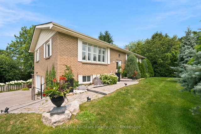 Detached at 1781 Scugog Street, Scugog, ON L9L 1J6