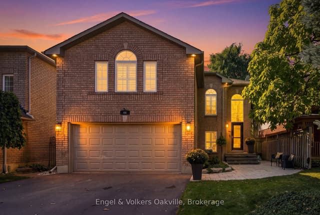 Detached at 44 Keewaydin Street, Hamilton, ON L8B 0K6