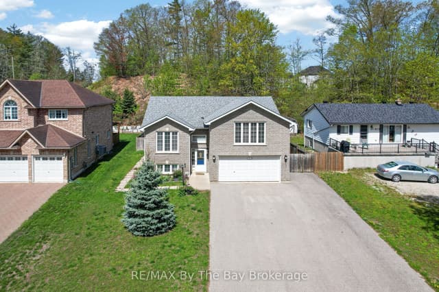 Detached at 326 Golf Course Road, Wasaga Beach, ON L9Z 1S5