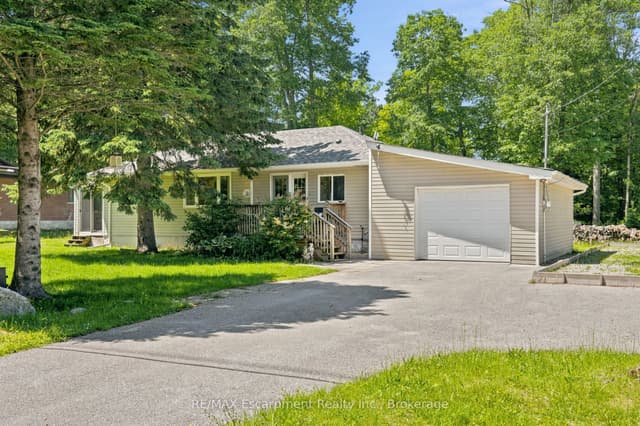 Detached at 16 Hiawatha Road, Tiny, ON L9M 0B1