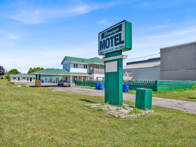 Investment at 421 Grand Avenue E, Chatham-Kent, ON N7L 1X4