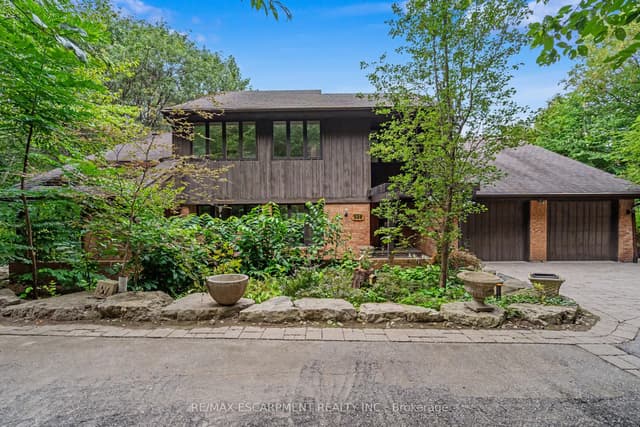 Detached at 539 ONTARIO Street, Hamilton, ON L9G 3E1