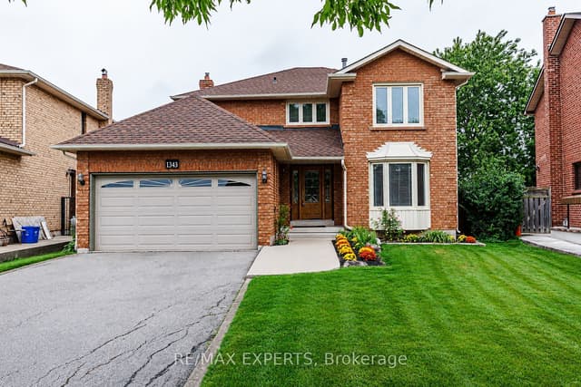 Detached at 1343 Greenwood Crescent, Oakville, ON L6J 6V4