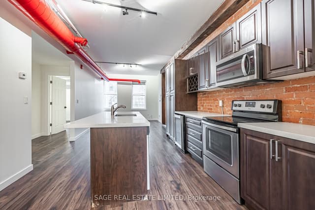 Multiplex at 14 Cross Street 8, Hamilton, ON L9H 2R4