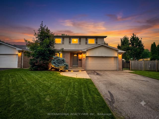 Detached at 21 Mayvern Crescent, Richmond Hill, ON L4C 5J5