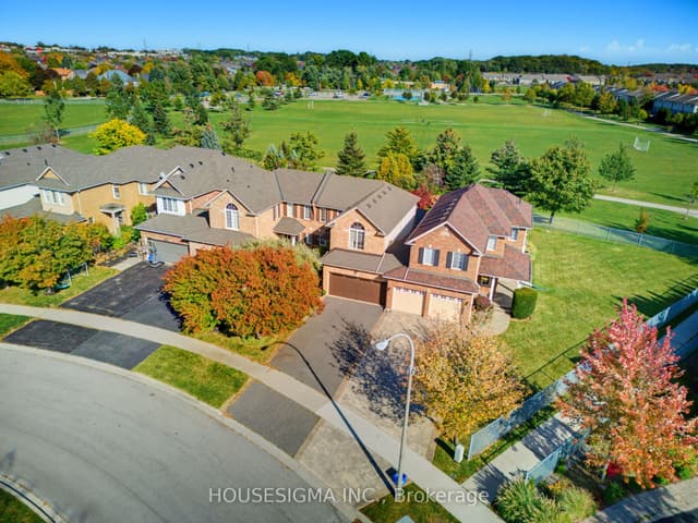 Att/Row/Townhouse at 103 Thoroughbred Boulevard, Hamilton, ON L9K 1N3