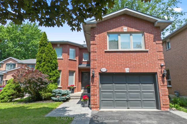 Detached at 1839 Fellen Place, Mississauga, ON L5J 4S4