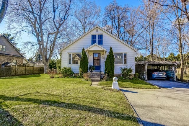 Detached at 525 Gate Street, Niagara-on-the-Lake, ON L0S 1J0