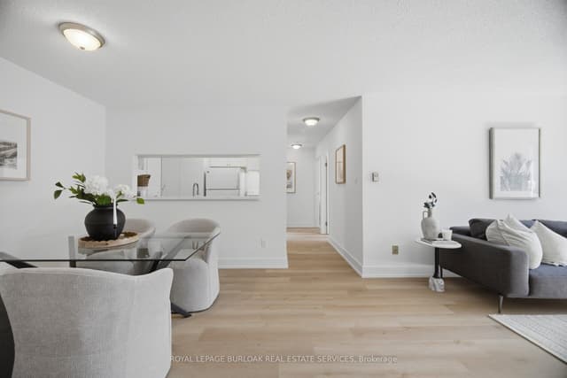 Condo Apartment at 1450 Glen Abbey Gate 532, Oakville, ON L6M 2V7
