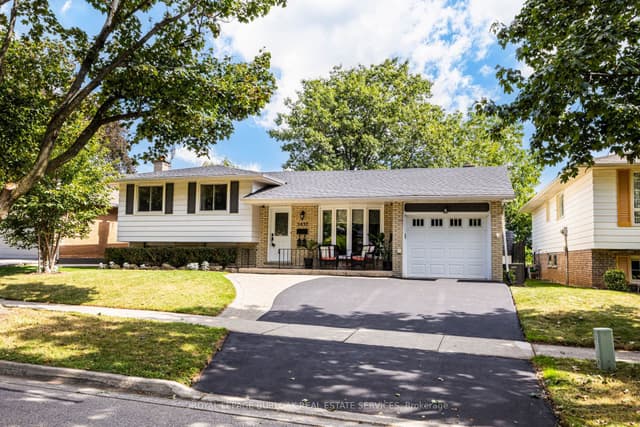 Detached at 2037 Mountain Grove Avenue, Burlington, ON L7P 2H8