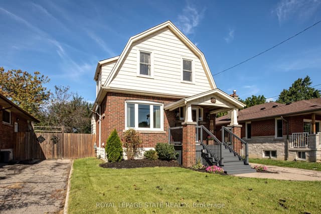 Detached at 38 East 17th Street, Hamilton, ON L9A 4M1