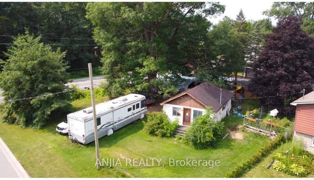 Detached at 2 Oak Avenue, East Gwillimbury, ON L9N 1A1