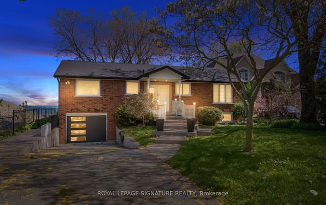 Detached at 17 Wendakee Drive, Hamilton, ON L8E 5T3