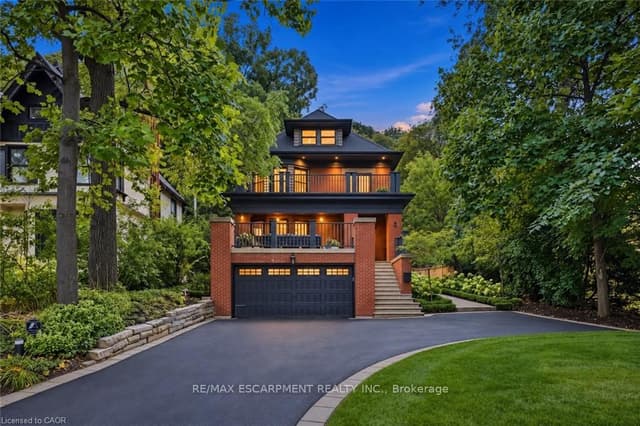 Detached at 2 Freeman Place, Hamilton, ON L8N 2G5