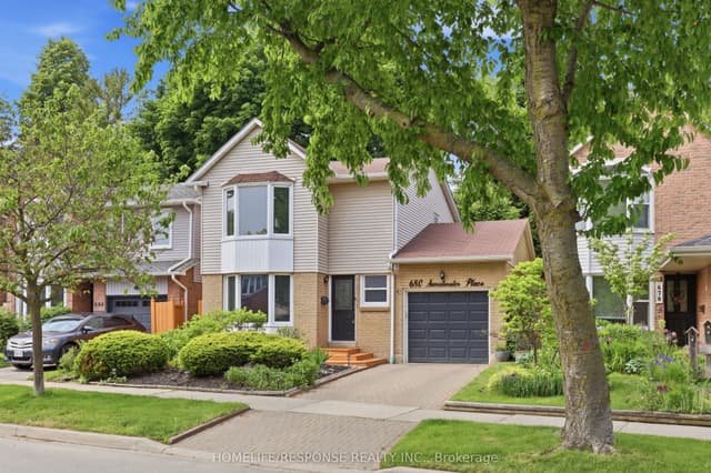 Detached at 680 SWEETWATER Place, Mississauga, ON L5H 3Y9