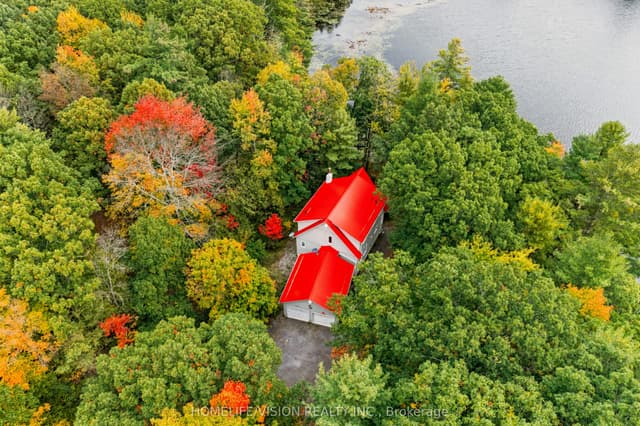 Detached at 2862 Holleford Road, South Frontenac, ON K0H 1W0
