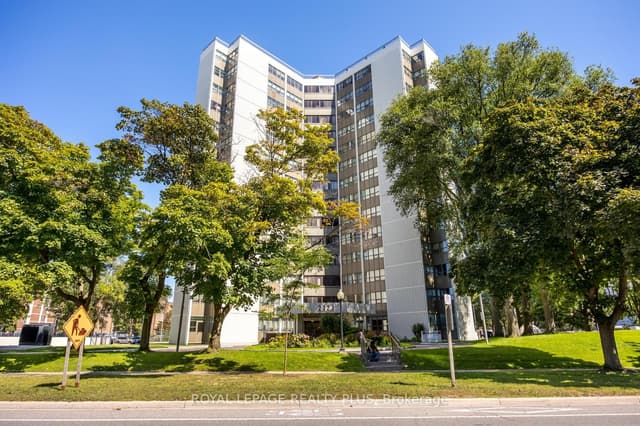 Condo Apartment at 2323 Confederation Parkway 408, Mississauga, ON L5B 1R6