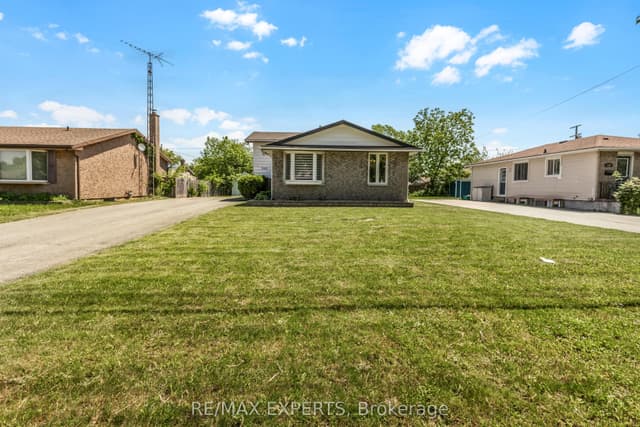 Detached at 360 First Avenue, Welland, ON L3C 5Y9