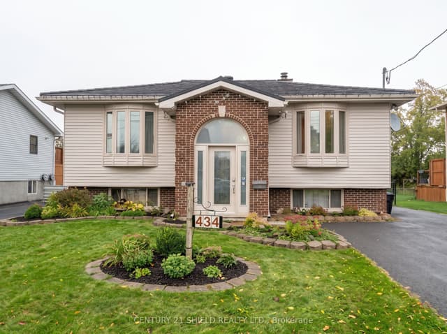 Detached at 434 Hilbert Avenue, Cornwall, ON K6K 1H5