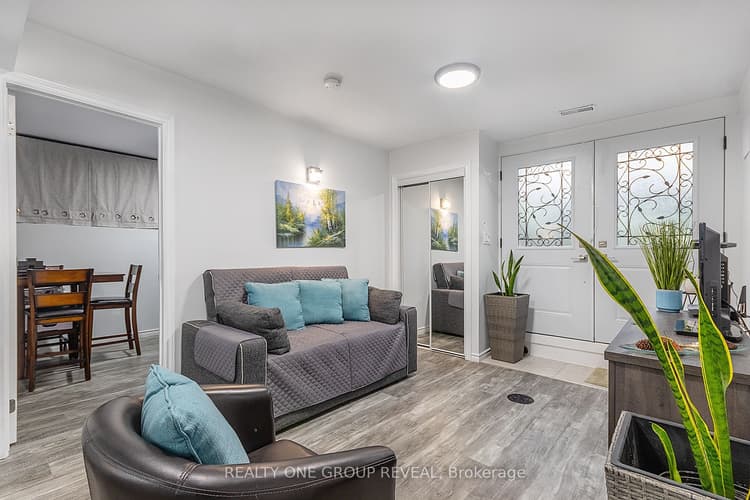 524 Simcoe Street