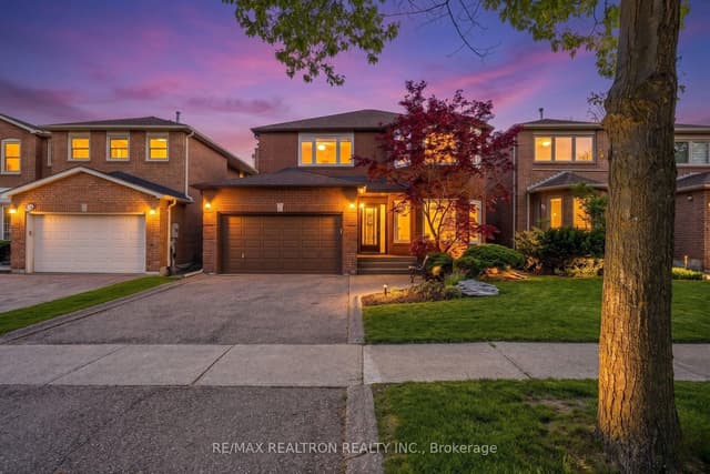 Detached at 37 Dundurn Crescent, Vaughan, ON L4J 6Z2