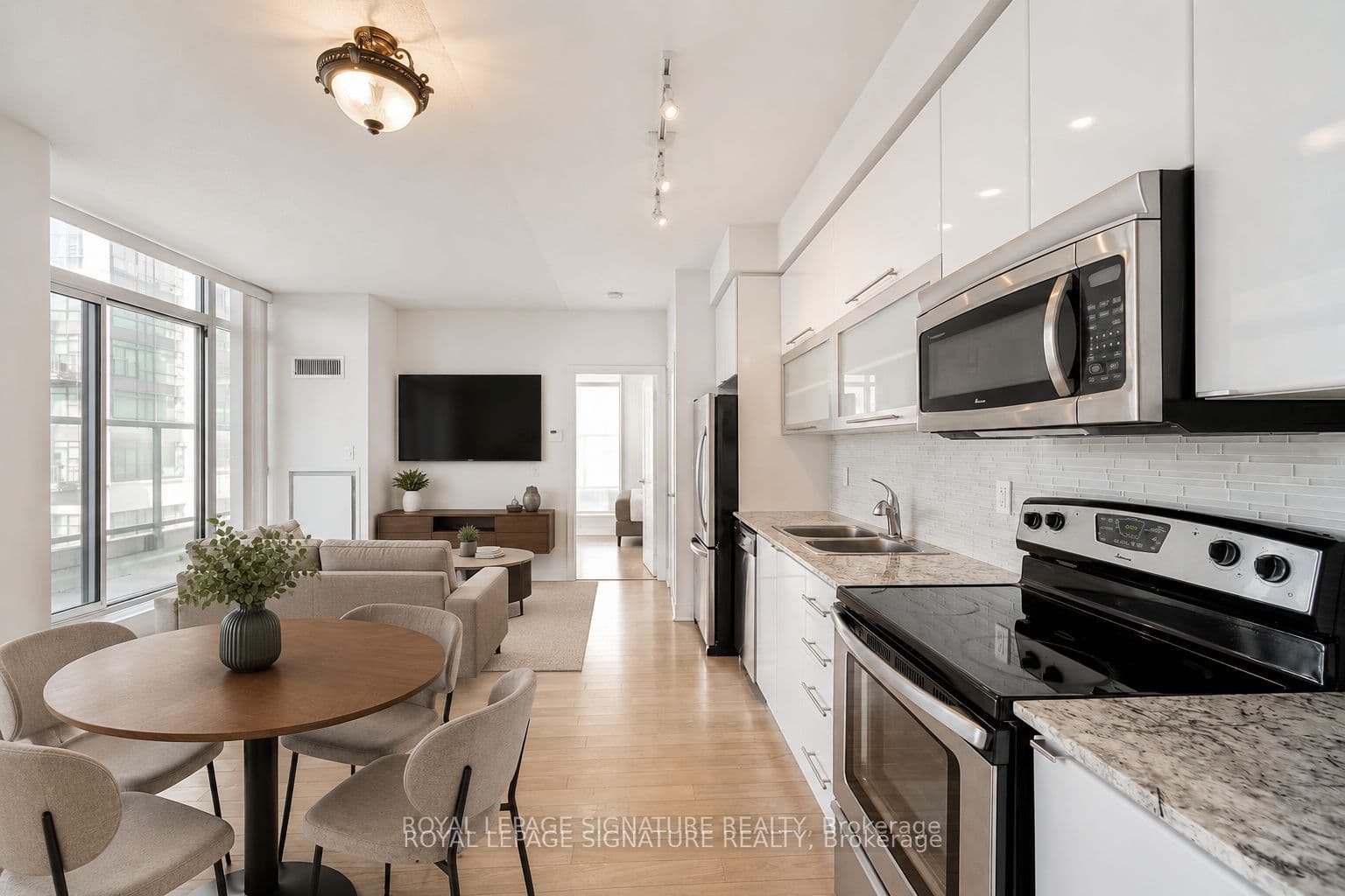 Suite 903 · Floor 9, Unit 903 · 90 Stadium Rd