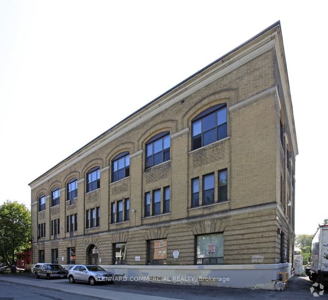 Office at 91 Oxford Street Lower Level, Toronto, ON M5T 1P2, Toronto C01