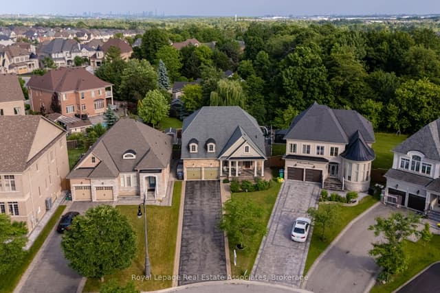 Detached at 20 Cannington Crescent, Brampton, ON L6X 0W6