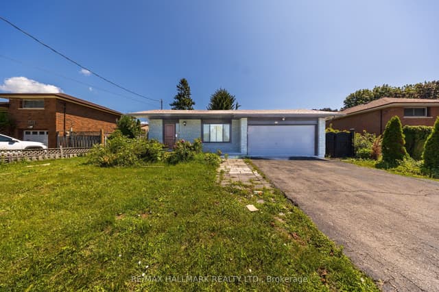Detached at 109 Thickson Road S, Whitby, ON L1N 2C7
