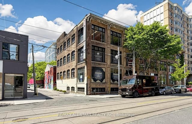 Investment at 14 Mccaul Street, Toronto, ON M5T 1V6, Toronto C01