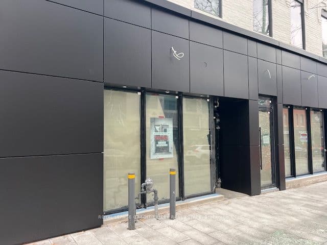 Commercial Retail at 39 Queen Street E, Brampton, ON L6W 2A7