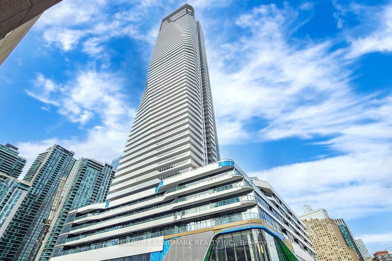 Suite 4407 · Floor 44, Unit 4407 · 28 Freeland St