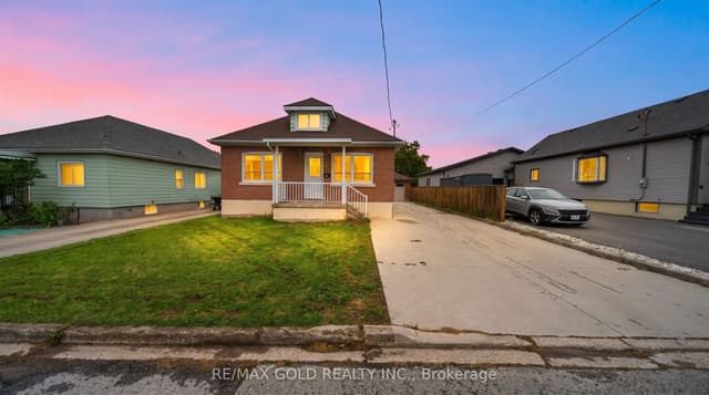 Detached at 16 Garden Street, Thorold, ON L2V 3J1