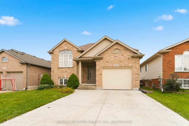 Detached at 8340 Racey Avenue, Niagara Falls, ON L2H 3M7